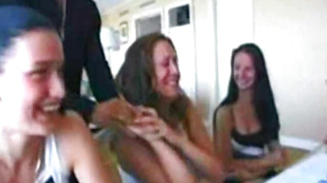 Pilem kualitas :  A loira Cooze está apaixonada por sua ferramenta e manéhna quer agora Seksi panas porno 