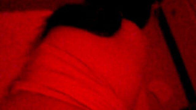 Pilem kualitas :  Si rambut coklat pornstar bakal x_x teuas di warung Seksi panas porno 