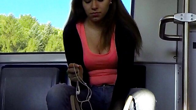 Pilem kualitas :  Bangor Amérika brunette Alby Rydes nempokeun sabaraha ngabandungan cock a Seksi panas porno 